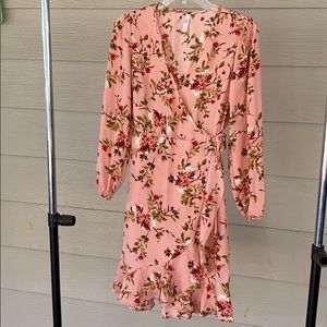 Floral long sleeve pho wrapped dress